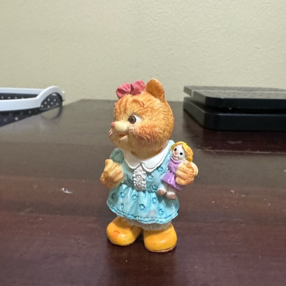 Vintage Cat Kitty Kitten in Dress Figurine 1996 - Picture 2 of 8